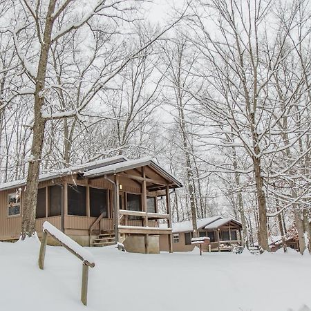Burr Oak Lodge And Conference Center Glouster Екстериор снимка