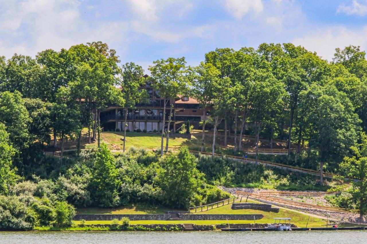 Burr Oak Lodge And Conference Center Glouster Екстериор снимка