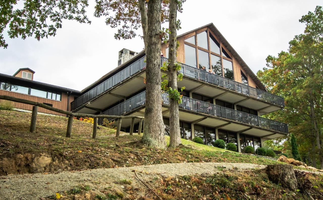 Burr Oak Lodge And Conference Center Glouster Екстериор снимка