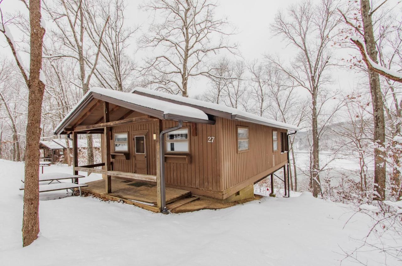 Burr Oak Lodge And Conference Center Glouster Екстериор снимка