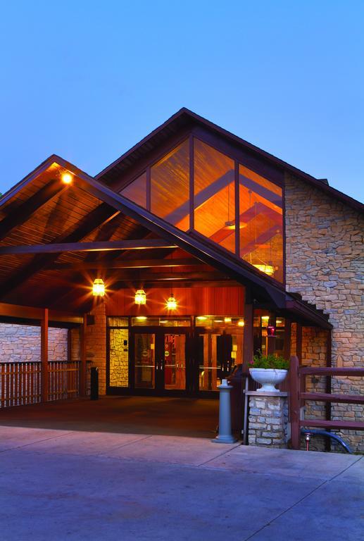 Burr Oak Lodge And Conference Center Glouster Екстериор снимка