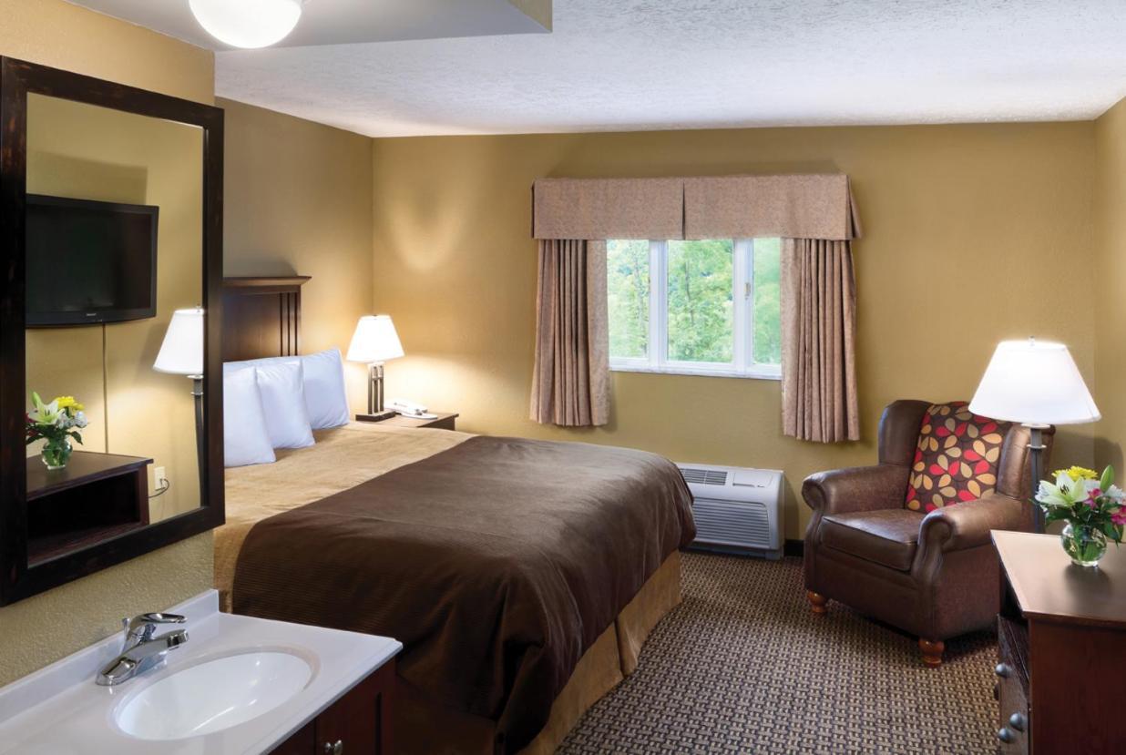Burr Oak Lodge And Conference Center Glouster Екстериор снимка